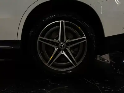 Mercedes-Benz EQC 2023 - 44990 EUR, 60200 km - AUTO.MOTO.pt - 60200km - foto 15 de 36