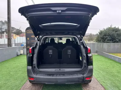 Peugeot 5008 2018 - 14900 EUR, 140000 km - AUTO.MOTO.pt - 140000km - foto 26 de 52