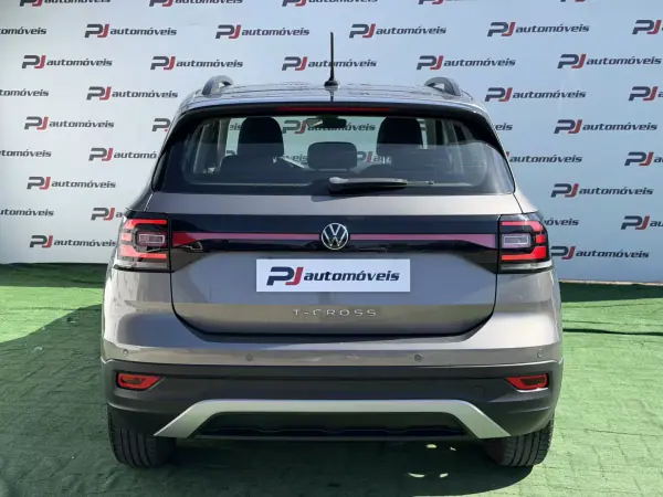Volkswagen T-Cross 2021 - 17990 EUR, 55000 km - AUTO.MOTO.pt - 55000km - foto 7 de 10