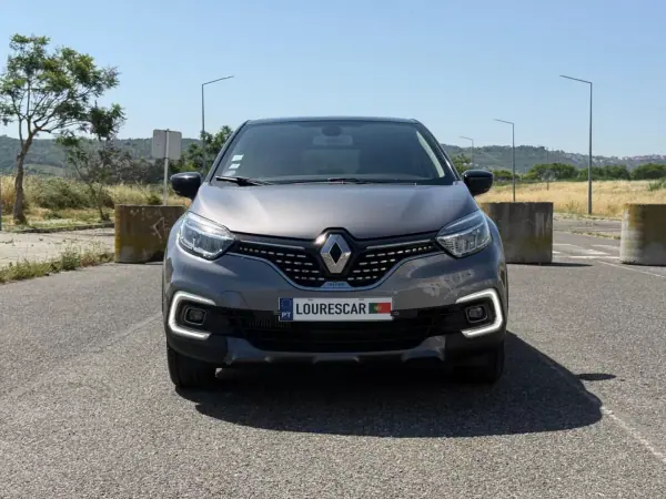 Renault Captur 2017 - 13995 EUR, 95250 km - AUTO.MOTO.pt - 95250km - foto 5 de 48