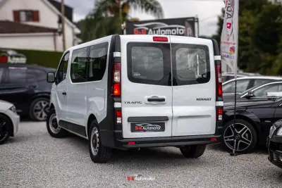 Renault Trafic 2016 - 21900 EUR, 169000 km - foto 2 de 27