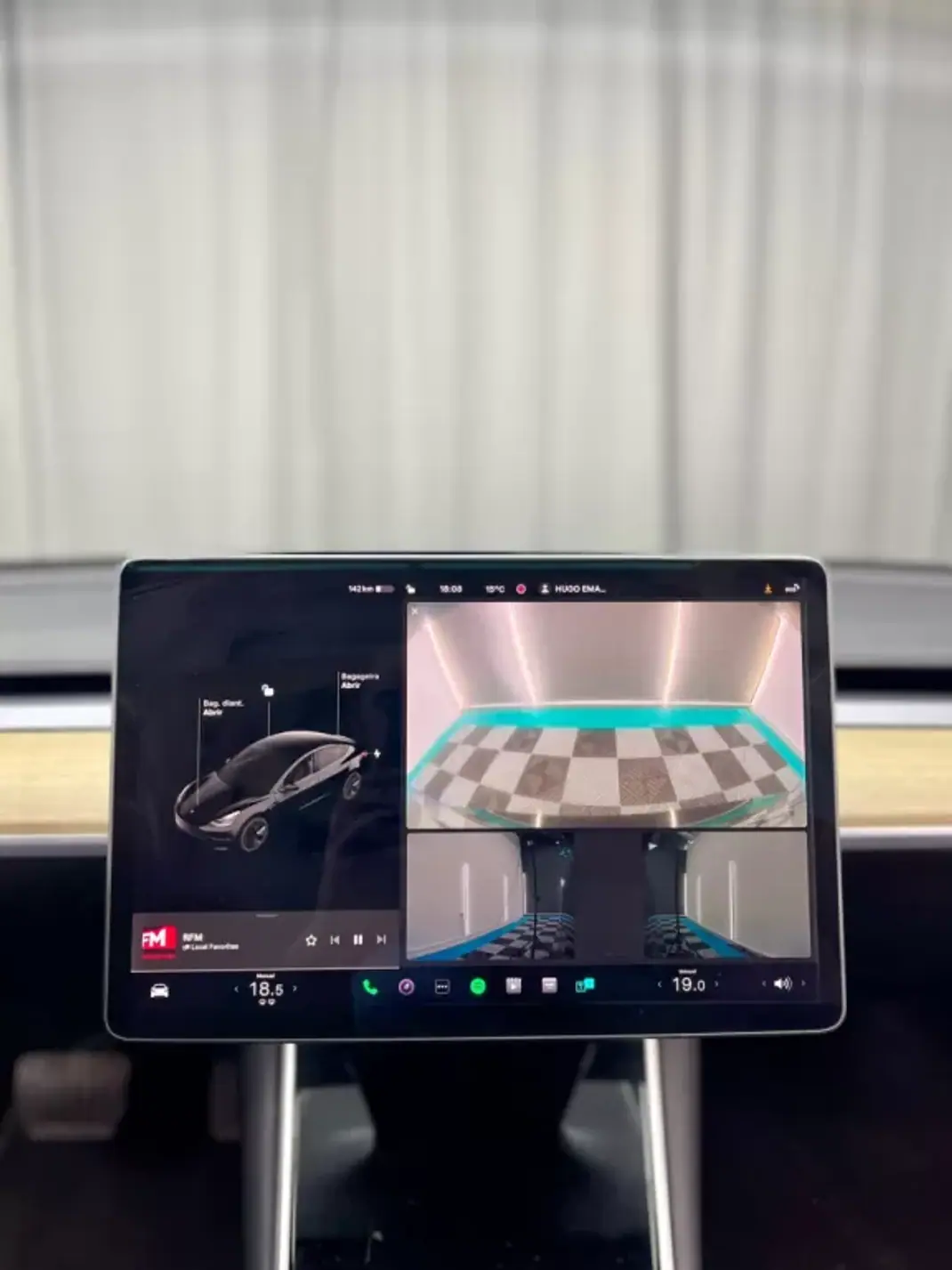 Tesla Model 3 2019 - 17999 EUR, 187000 km - AUTO.MOTO.pt - 187000km - foto 11 de 15