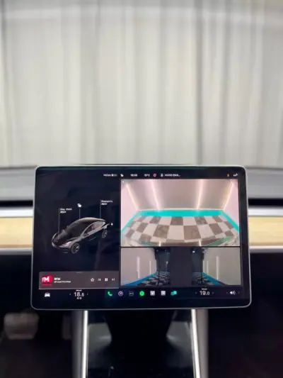 Tesla Model 3 2019 - 17999 EUR, 187000 km - AUTO.MOTO.pt - 187000km - foto 11 de 15