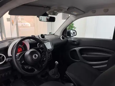 Smart ForTwo Coupé 2016 - 8990 EUR, 106408 km - AUTO.MOTO.pt - 106408km - foto 9 de 14