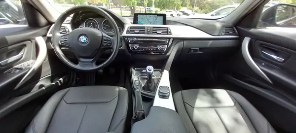 BMW 320 2017 - 16990 EUR, 138000 km - 138000km - foto 12 de 15
