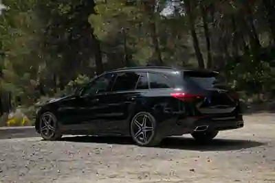Mercedes-Benz C 220 2021 - 28990 EUR, 155000 km - AUTO.MOTO.pt - 155000km - foto 9 de 15