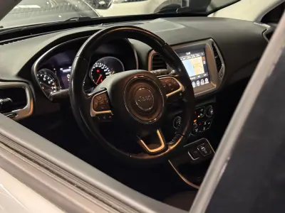 Jeep Compass 2021 - 18990 EUR, 40400 km - AUTO.MOTO.pt - 40400km - foto 11 de 27