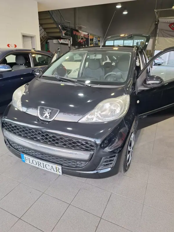 Peugeot 107 1.0 Trendy 2010 Gasolina