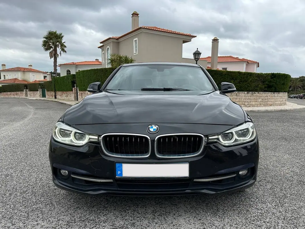 BMW 330 2015 - 17000 EUR, 185000 km - AUTO.MOTO.pt - 185000km - foto 1 de 13