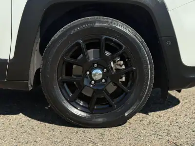 Jeep Renegade 2019 - 15995 EUR, 105000 km - AUTO.MOTO.pt - 105000km - foto 16 de 34