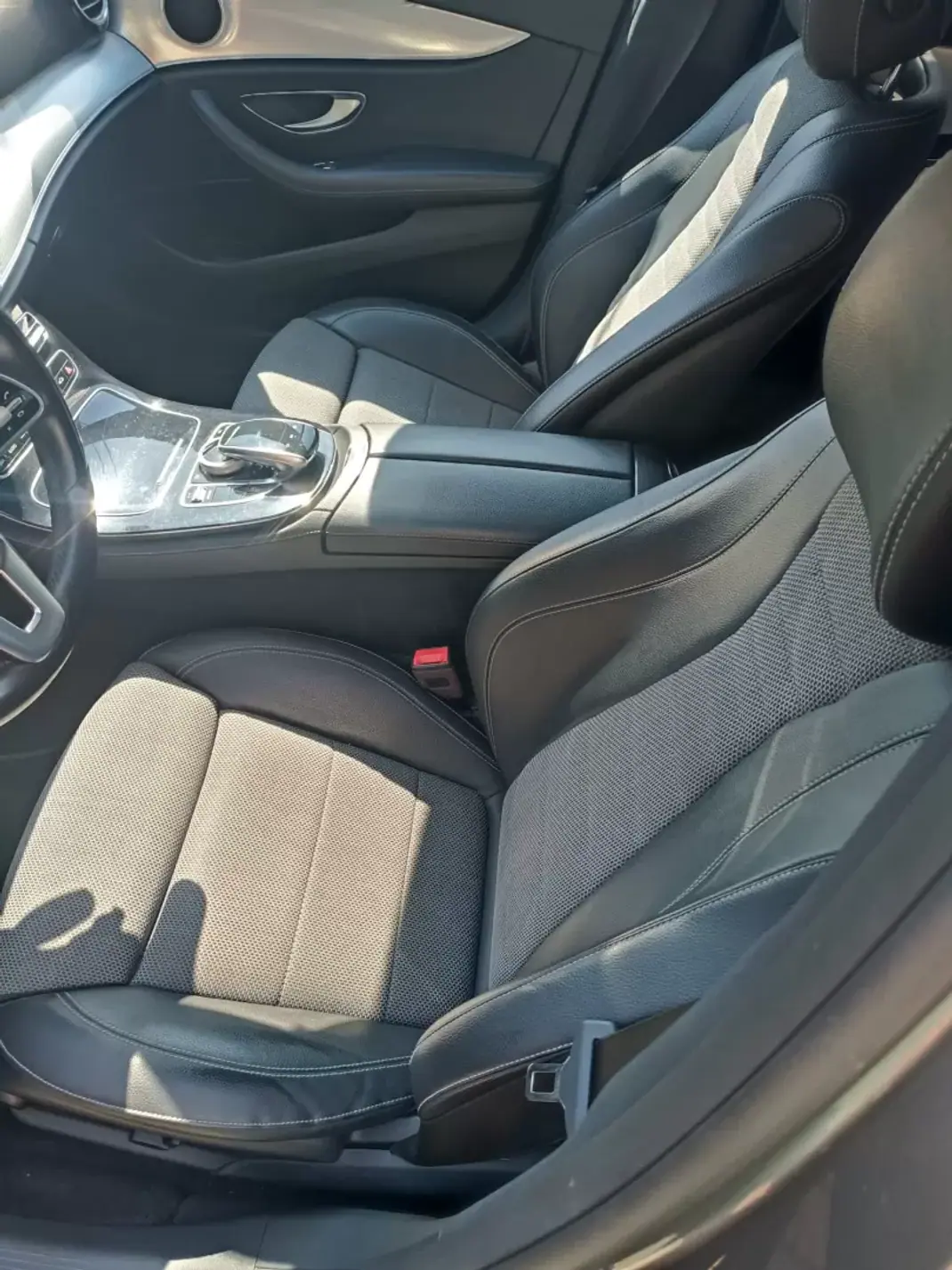 Mercedes-Benz E 300 2019 - 27500 EUR, 150200 km - 150200km - foto 11 de 18