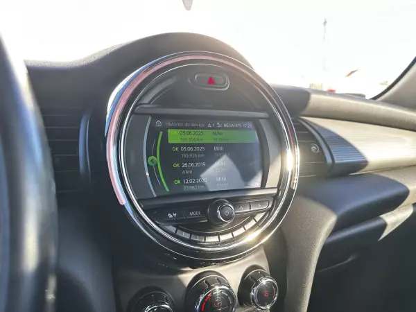 MINI 5 Portas 2019 - 15790 EUR, 179000 km - AUTO.MOTO.pt - 179000km - foto 32 de 39