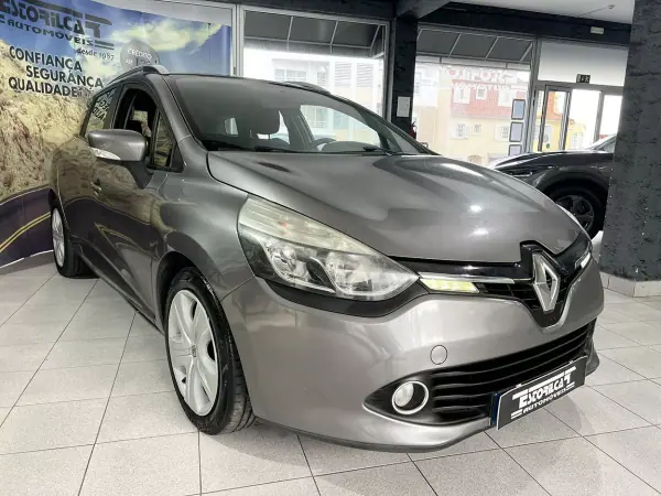Renault Clio Sport Tourer 2015 - 6900 EUR, 248781 km - AUTO.MOTO.pt - 248781km - foto 2 de 20