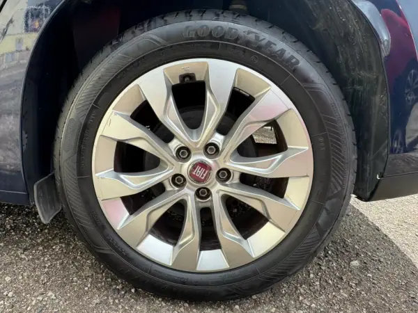 Fiat Tipo 2019 - 6999 EUR, 150000 km - AUTO.MOTO.pt - 150000km - foto 9 de 9