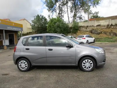 Chevrolet Aveo 2010 - 4900 EUR, 166000 km - AUTO.MOTO.pt - 166000km - foto 4 de 11