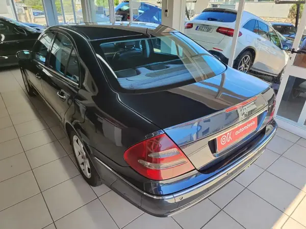 Mercedes-Benz E 220 2003 - 6950 EUR, 378000 km - AUTO.MOTO.pt - 378000km - foto 8 de 38