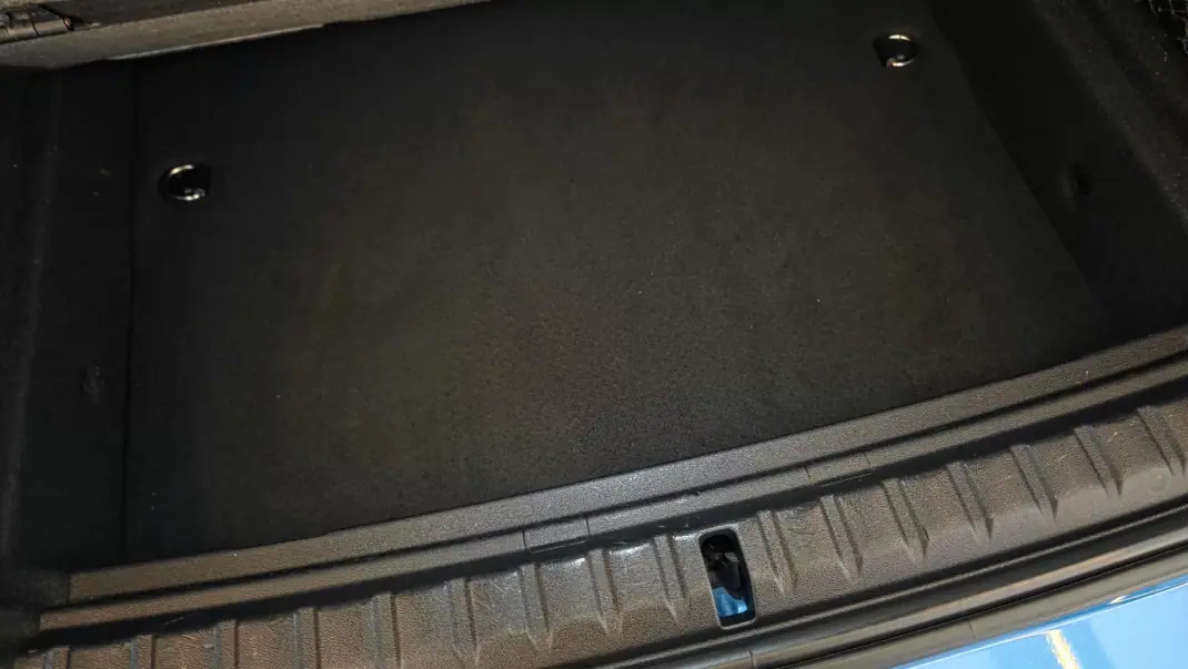 BMW 216 Gran Coupé 2020 - 24900 EUR, 75221 km - AUTO.MOTO.pt - 75221km - foto 23 de 61