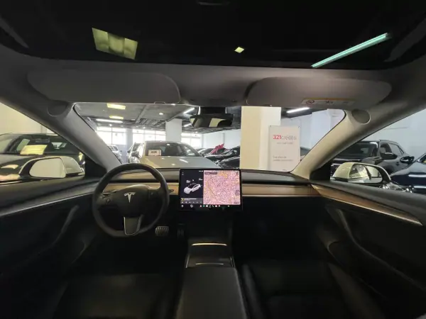 Tesla Model 3 2021 - 31990 EUR, 85000 km - AUTO.MOTO.pt - 85000km - foto 6 de 45