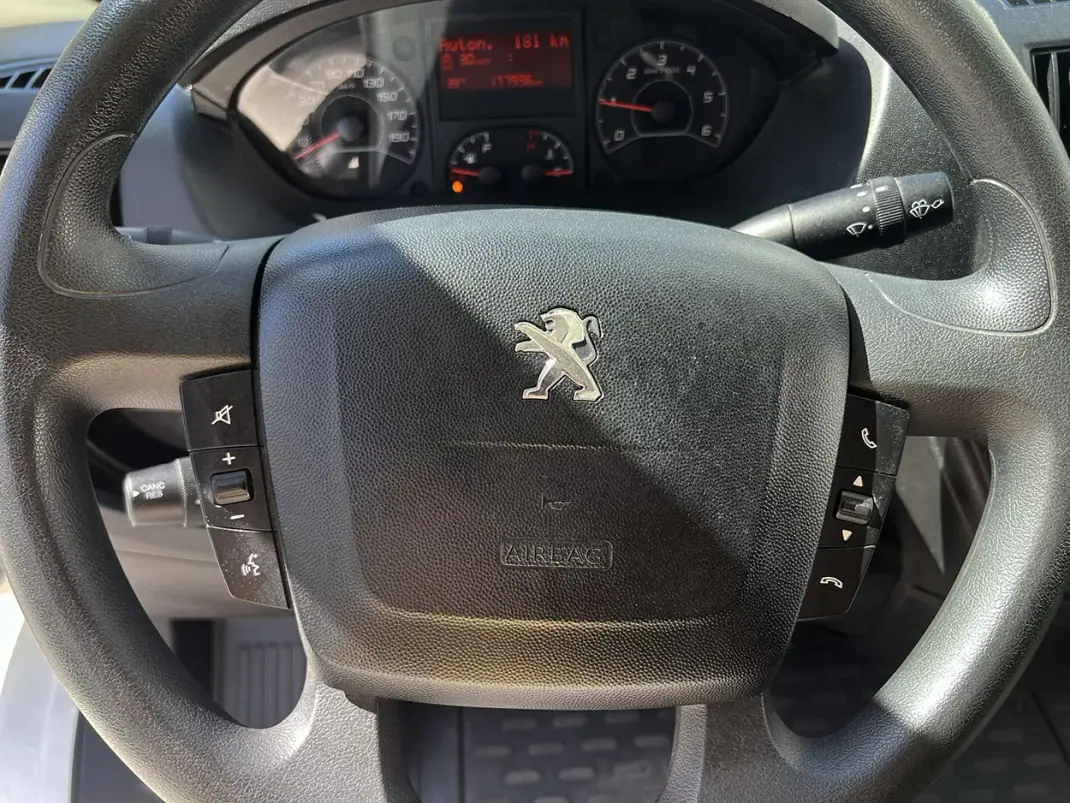 Peugeot 2020 - 16800 EUR, 177696 km - AUTO.MOTO.pt - 177696km - foto 18 de 21