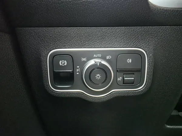 Mercedes-Benz EQB 2025 - 65000 EUR, 20000 km - AUTO.MOTO.pt - 20000km - foto 5 de 23
