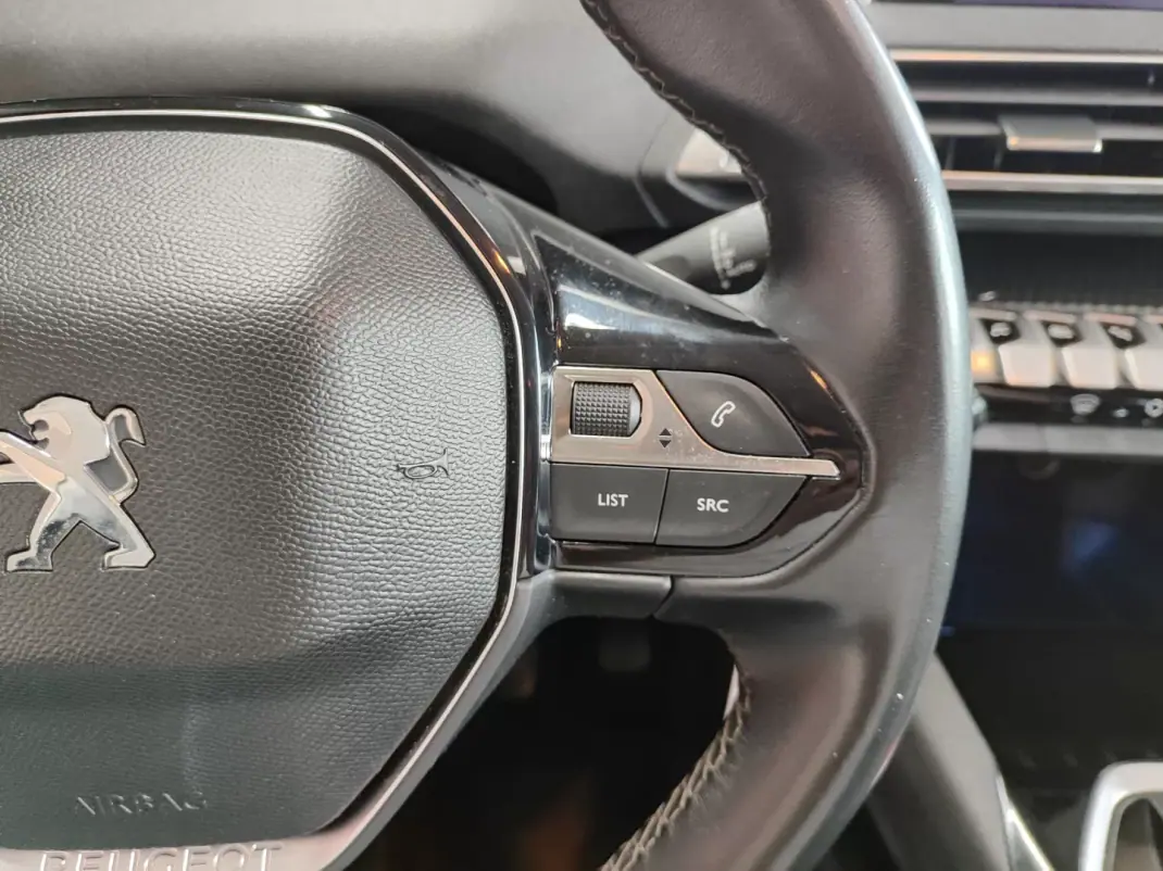 Peugeot 3008 2018 - 13950 EUR, 189000 km - 189000km - foto 27 de 36