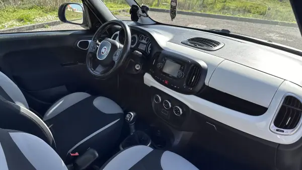 Fiat 500L 2017 - 11900 EUR, 160000 km - AUTO.MOTO.pt - 160000km - foto 10 de 14