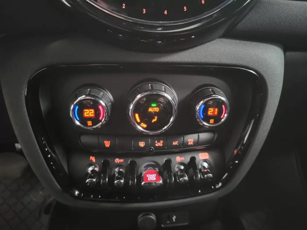 MINI Clubman 2021 - 23800 EUR, 93000 km - AUTO.MOTO.pt - 93000km - foto 33 de 41