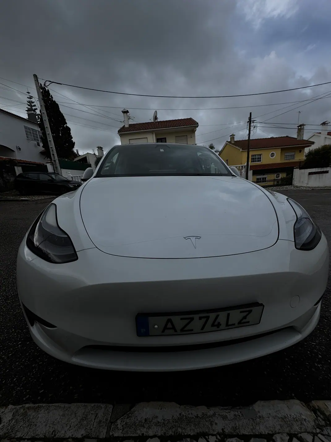 Tesla Model Y 2024 - 30000 EUR, 115000 km - AUTO.MOTO.pt - 115000km - foto 1 de 2