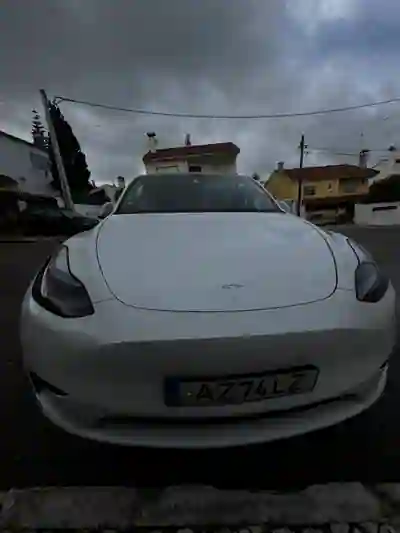 Tesla Model Y 2024 - 115000km