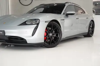 Porsche Taycan Sport Turismo 2024 - 74950 EUR, 55673 km - AUTO.MOTO.pt - 55673km - foto 2 de 57
