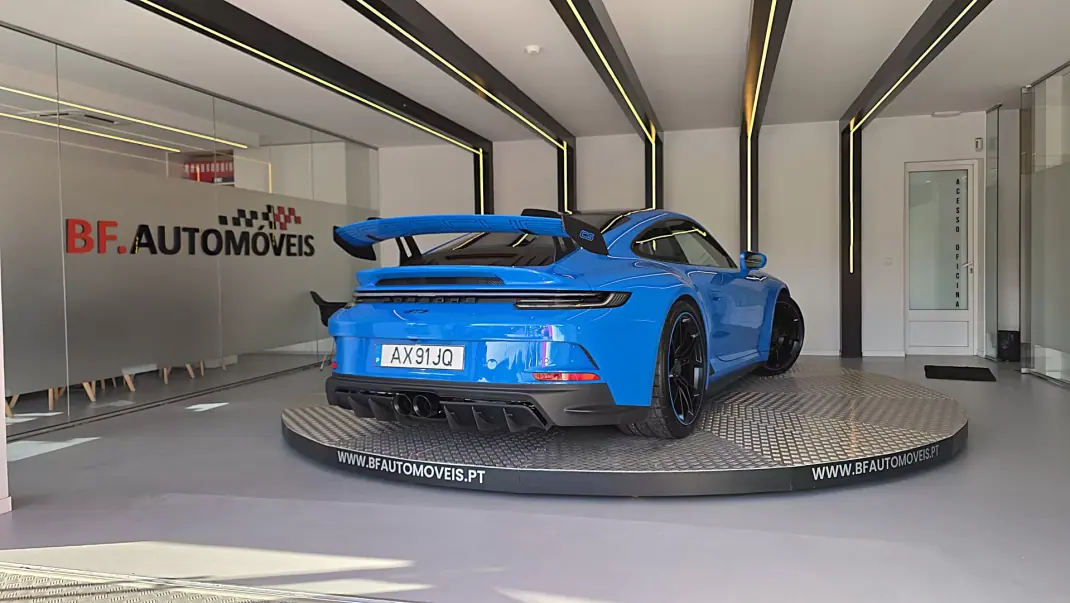 Porsche 992 2023 - 245000 EUR, 18096 km - AUTO.MOTO.pt - 18096km - foto 4 de 56