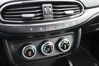 Fiat Tipo Station Wagon 2022 - 12990 EUR, 106000 km - AUTO.MOTO.pt - 106000km - foto 25 de 26