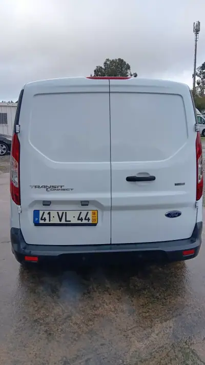 Ford Transit Connect 2018 - 12300 EUR, 207321 km - AUTO.MOTO.pt - 207321km - foto 5 de 21
