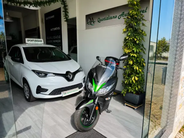 Kawasaki 2019 - 3490 EUR, 3698 km - AUTO.MOTO.pt - 3698km - foto 4 de 17