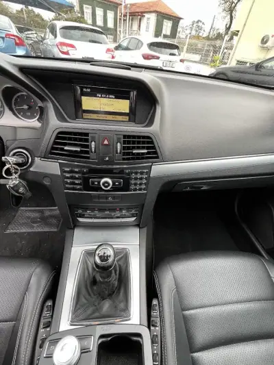 Mercedes-Benz E 250 2010 - 15950 EUR, 324000 km - AUTO.MOTO.pt - 324000km - foto 14 de 28