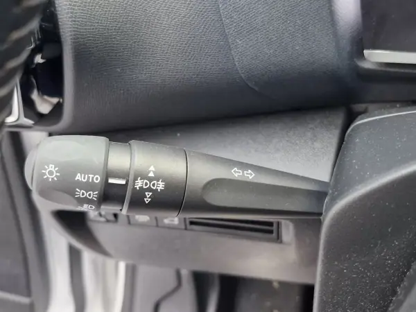 Citroën e-C4 X 2024 - 31000 EUR, 11664 km - AUTO.MOTO.pt - 11664km - foto 17 de 22