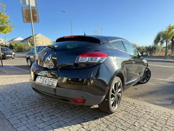 Renault Mégane Coupe 2014 - 12900 EUR, 155557 km - AUTO.MOTO.pt - 155557km - foto 3 de 32