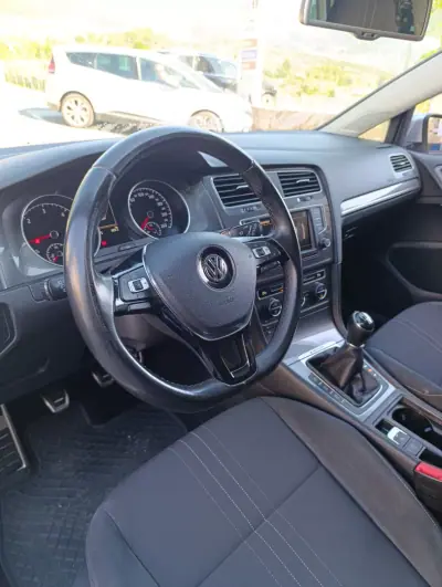 Volkswagen Golf Variant 2017 - 15900 EUR, 173000 km - AUTO.MOTO.pt - 173000km - foto 12 de 16