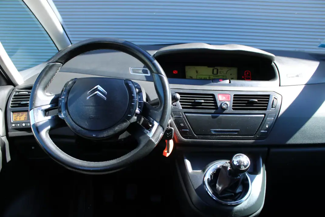 Citroën C4 Picasso 2010 - 3990 EUR, 290212 km - 290212km - foto 14 de 24