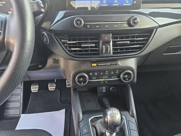 Ford Focus SW 2019 - 13800 EUR, 115000 km - AUTO.MOTO.pt - 115000km - foto 28 de 54