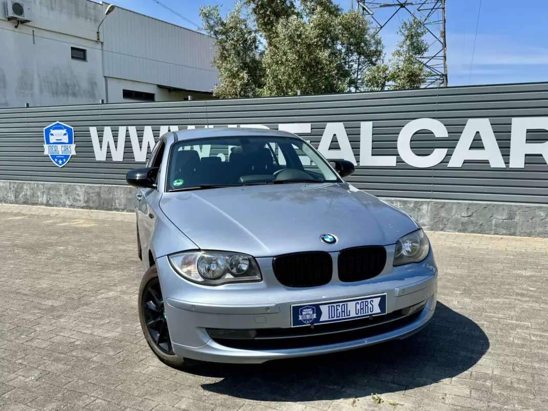 BMW 118 2010 - 10950 EUR, 220000 km - AUTO.MOTO.pt - 220000km - foto 4 de 22