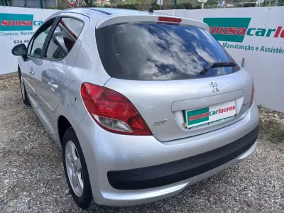 Peugeot 207 2012 - 5250 EUR, 180948 km - AUTO.MOTO.pt - 180948km - foto 13 de 28
