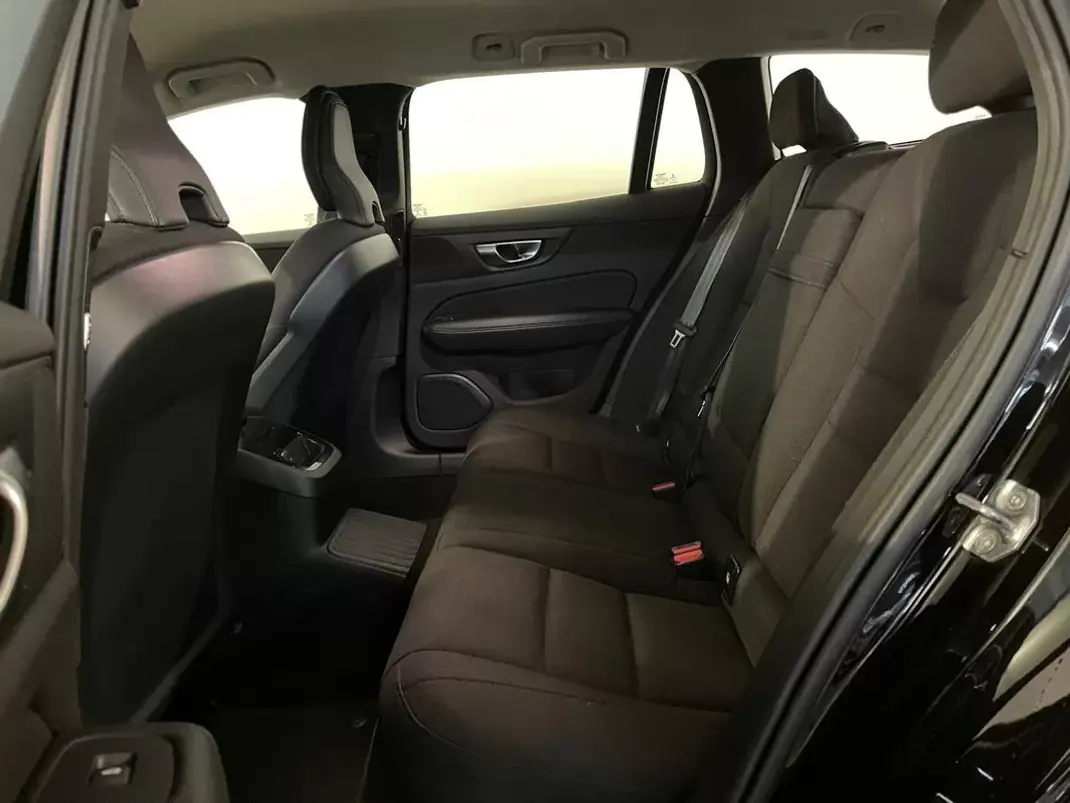 Volvo V60 2020 - 28350 EUR, 62000 km - AUTO.MOTO.pt - 62000km - foto 12 de 30