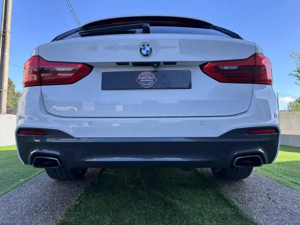 BMW 520 2018 - 28000 EUR, 217000 km - AUTO.MOTO.pt - 217000km - foto 17 de 67