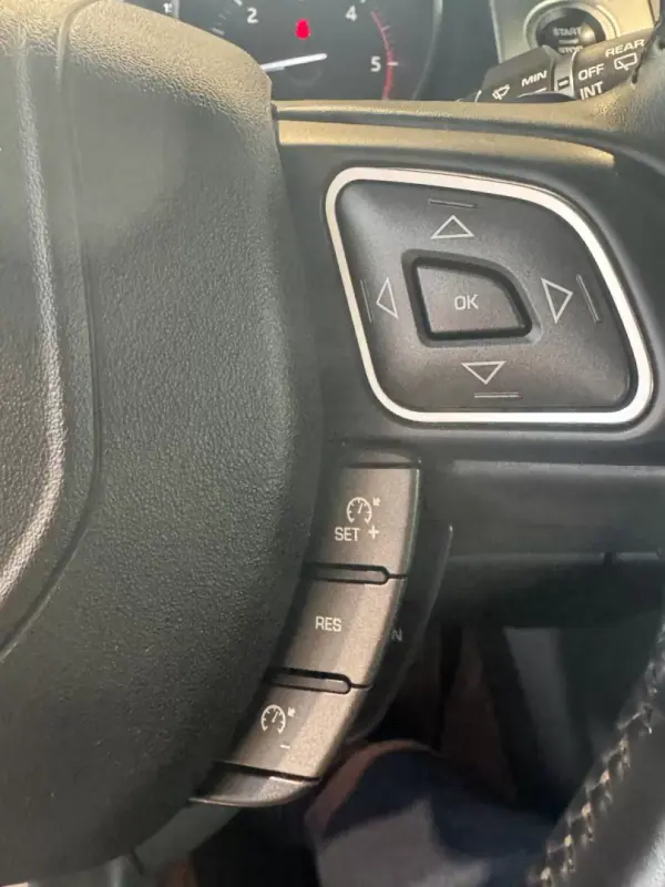 Land Rover Range Rover Evoque 2018 - 25990 EUR, 101341 km - AUTO.MOTO.pt - 101341km - foto 11 de 16