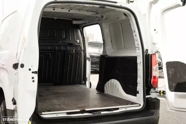 Opel COMBO 2020 - 14800 EUR, 138240 km - AUTO.MOTO.pt - 138240km - foto 19 de 23