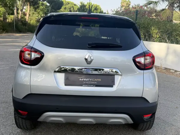 Renault Captur 2019 - 15999 EUR, 7000 km - AUTO.MOTO.pt - 7000km - foto 8 de 15