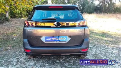 Peugeot 5008 2021 — foto 4 de 39