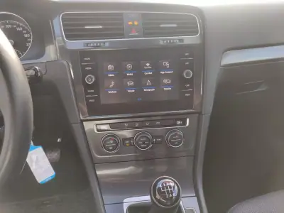 Volkswagen Golf 2018 - 15900 EUR, 106000 km - AUTO.MOTO.pt - 106000km - foto 15 de 29