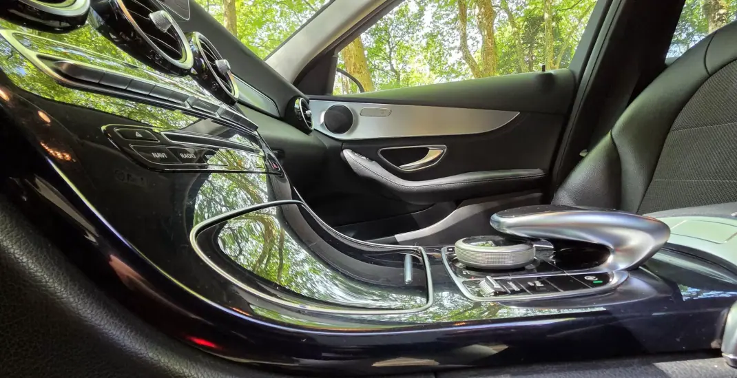 Mercedes-Benz C 200 2015 - 13750 EUR, 234000 km - AUTO.MOTO.pt - 234000km - foto 19 de 23